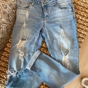 Kut from the Kloth Catherine boyfriend jeans. Size 4.